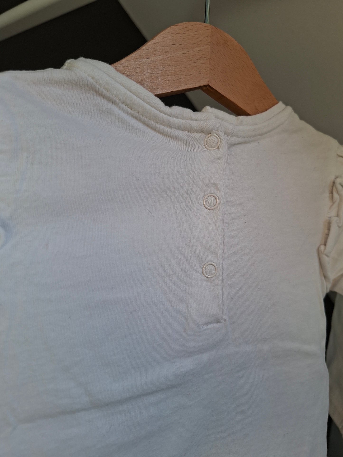 T-shirt ours