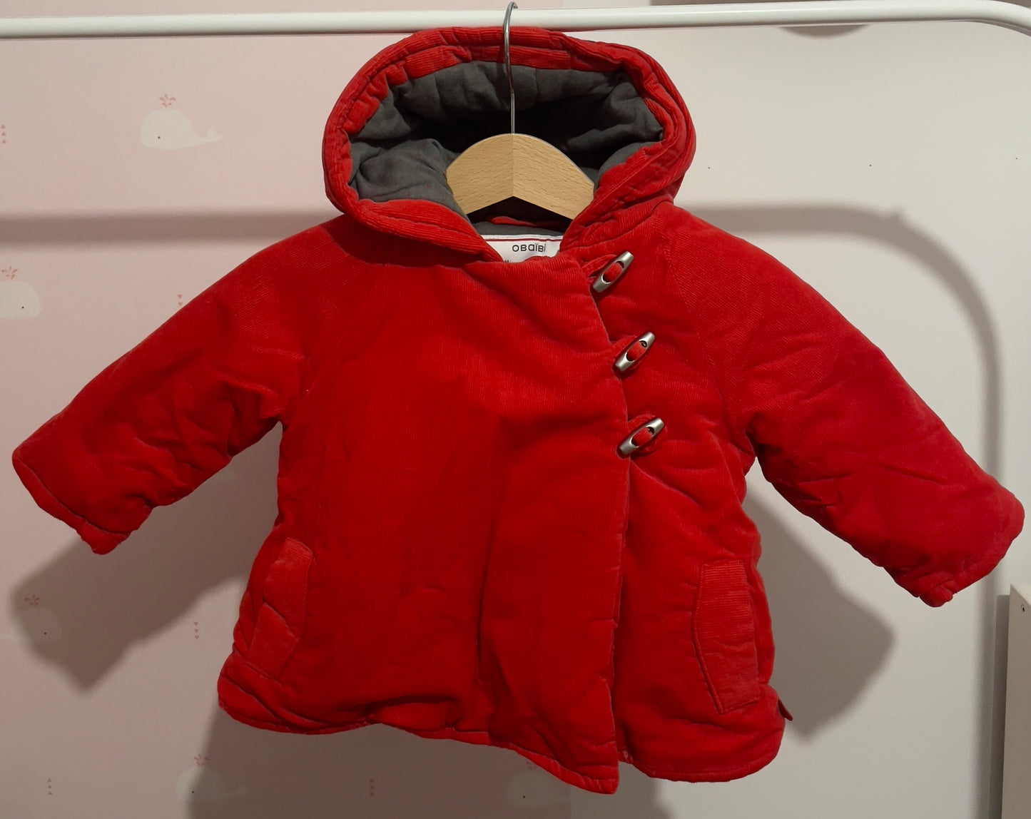 Manteau rouge 6 mois