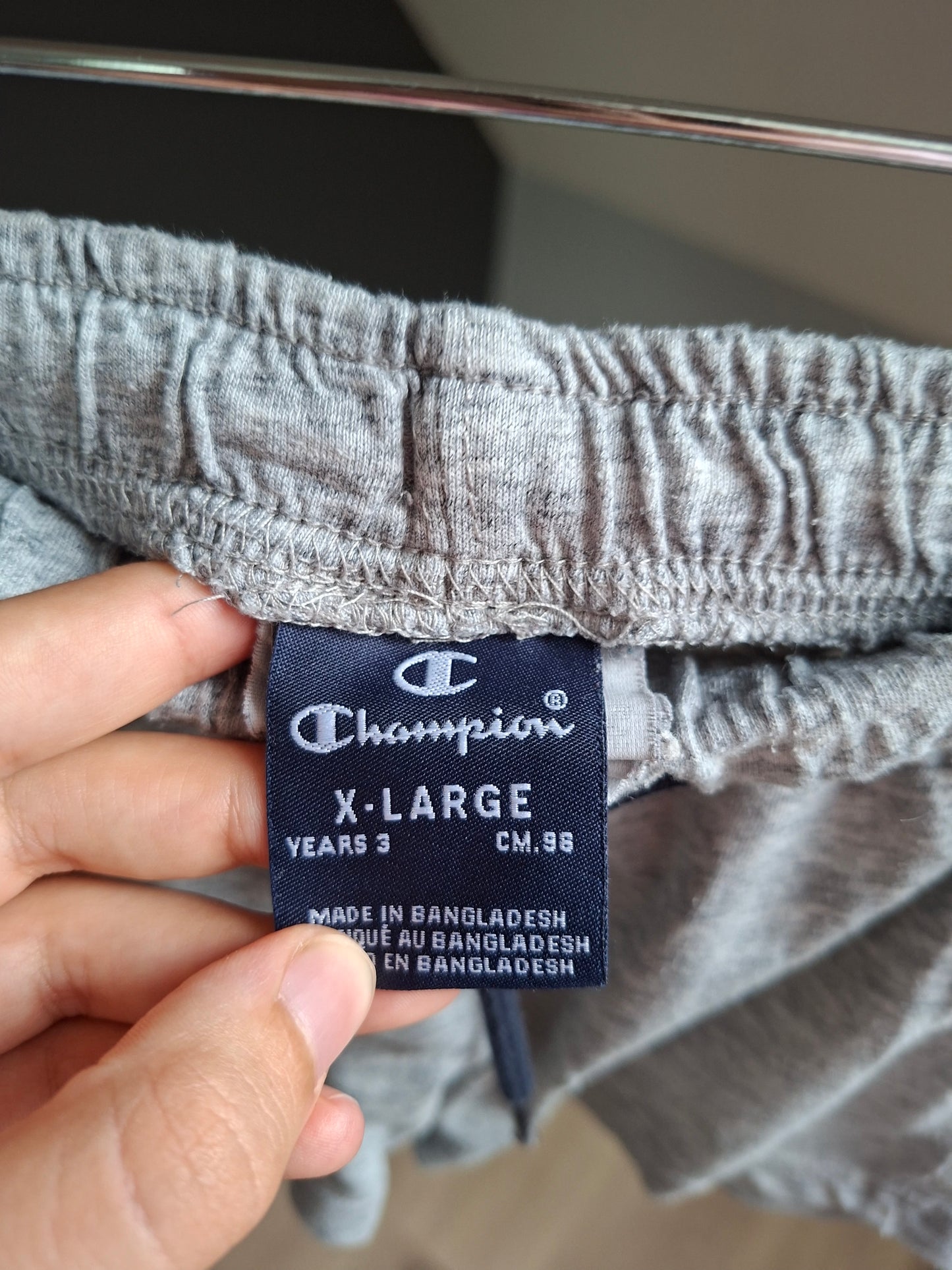 Short gris champion