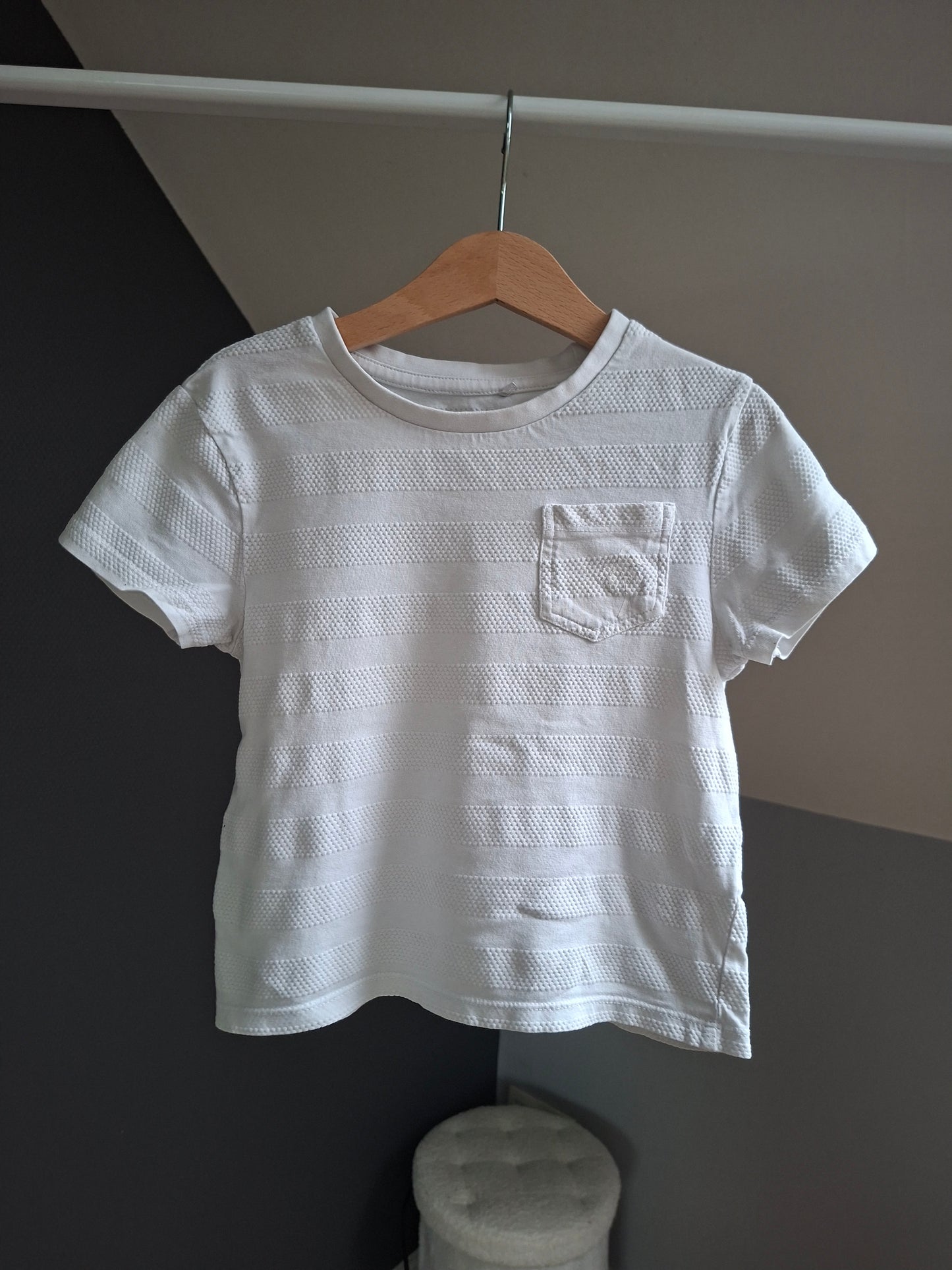 T-shirt relief blanc