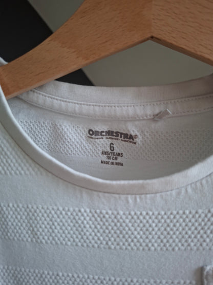 T-shirt relief blanc