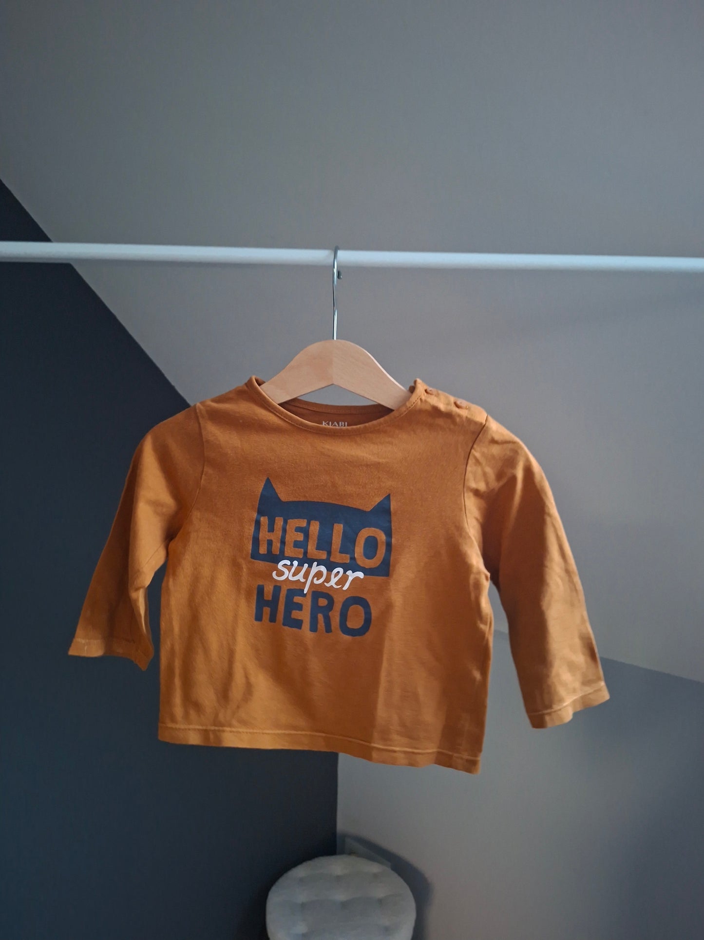 T-shirt "hello"