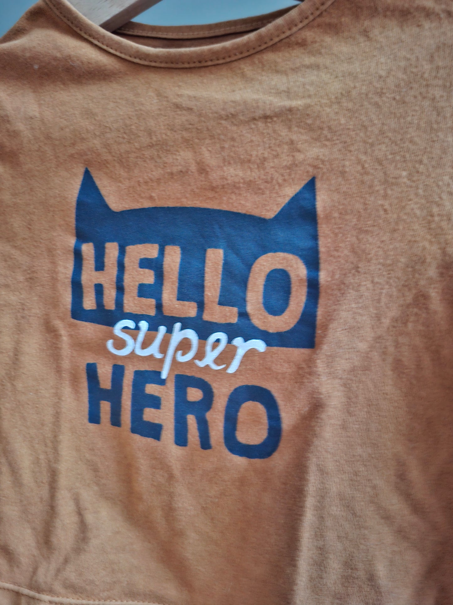 T-shirt "hello"