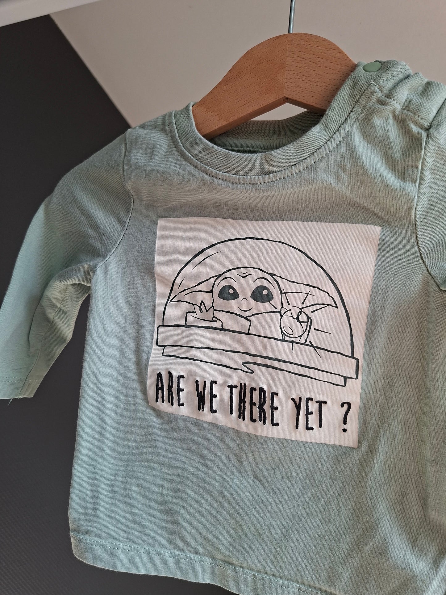 T-shirt yoda