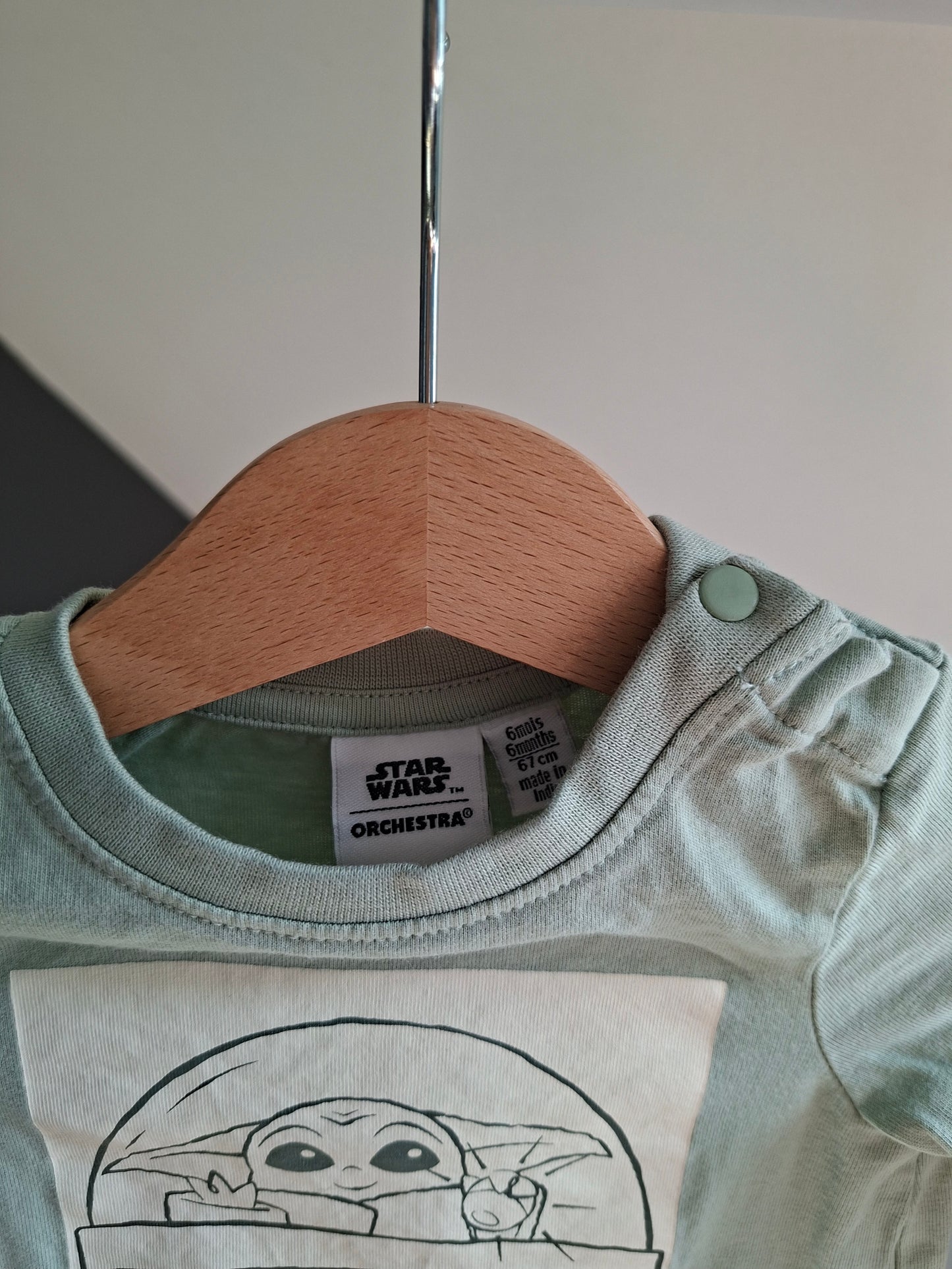 T-shirt yoda