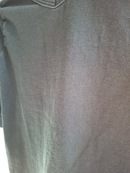 T-shirt noir col V