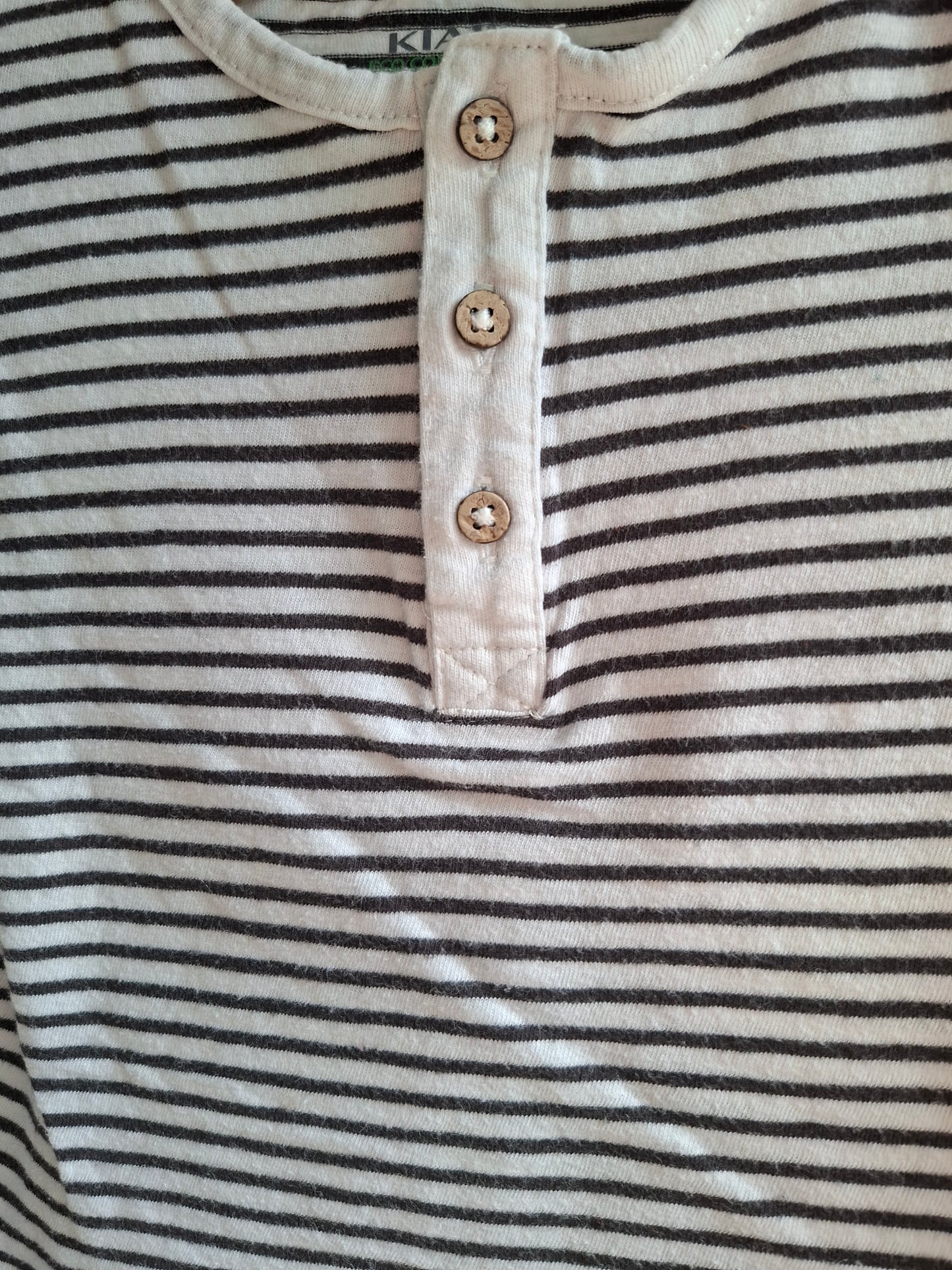 T-shirt rayé noir et blanc