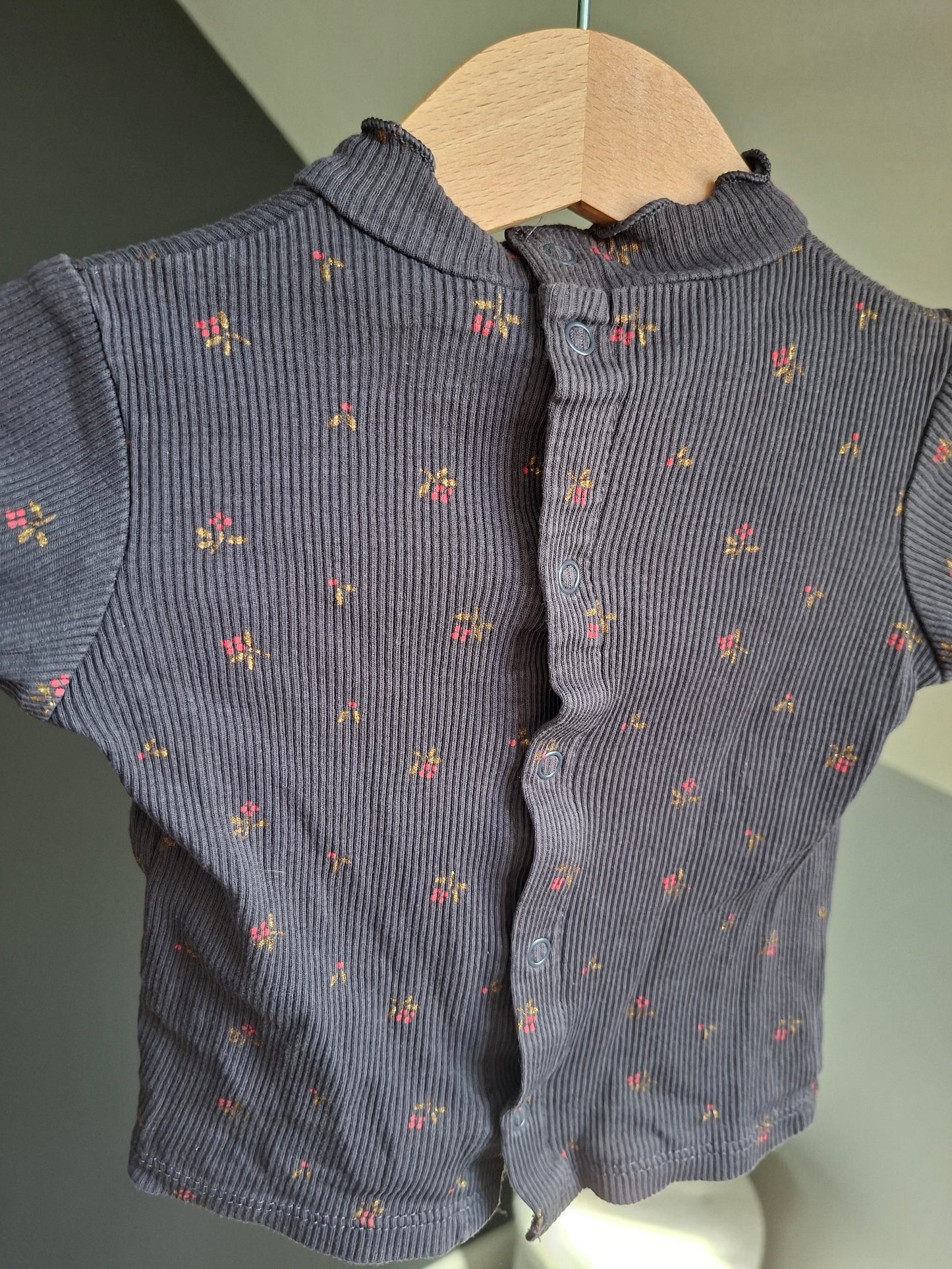 Sous-pull fleuris