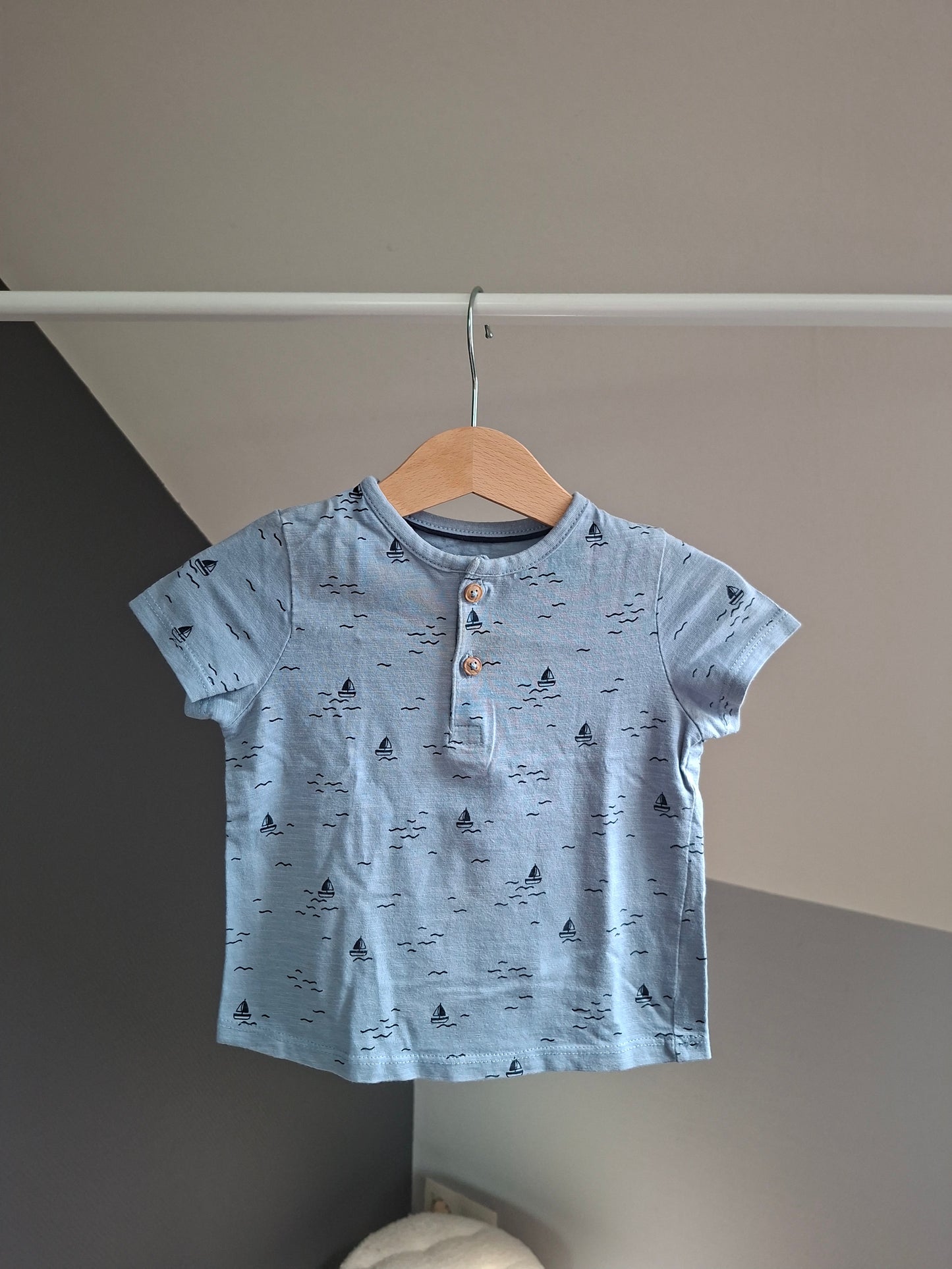 T-shirt bleu bateau