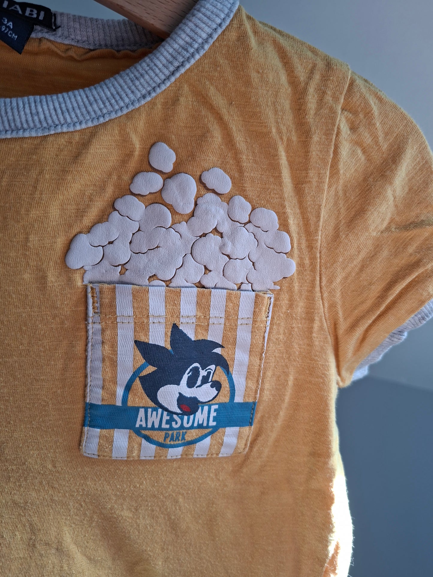 T-shirt pop  corn