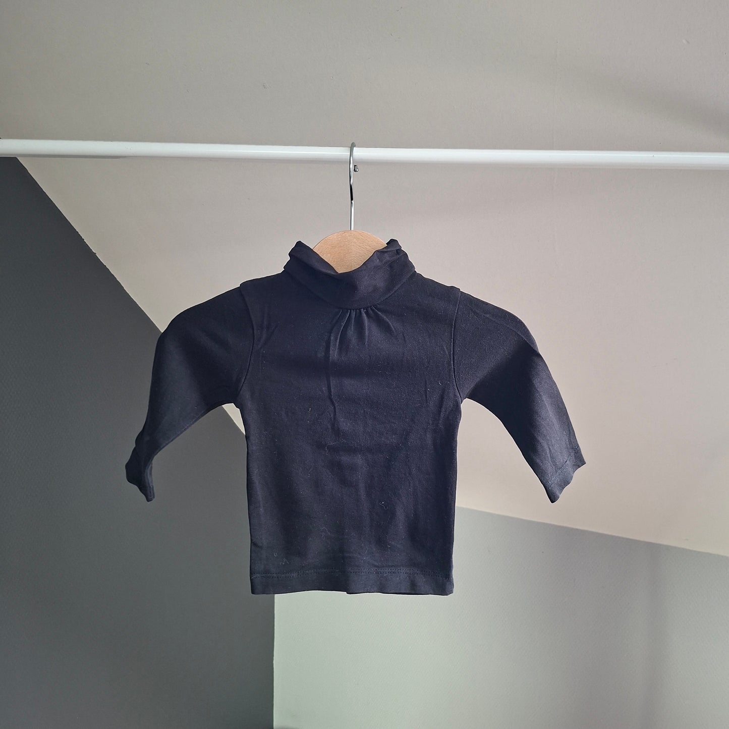 Sous-pull noir