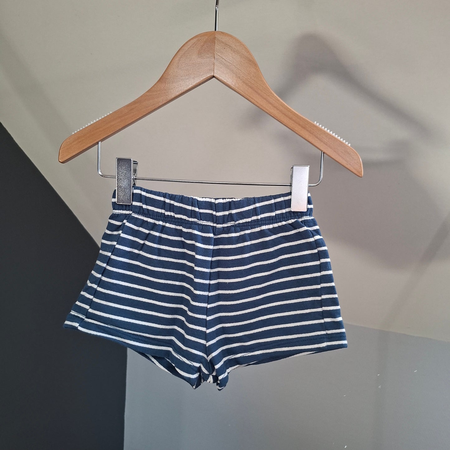 Short rayé bleu