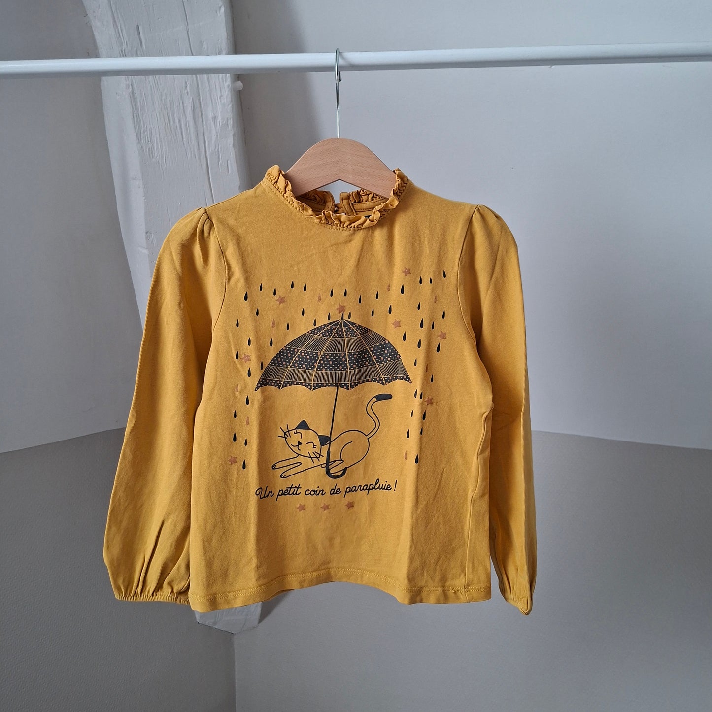 T-shirt jaune "parapluie" 5 ans