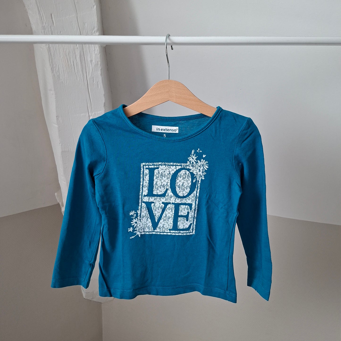 T-shirt bleu "love" 5 ans