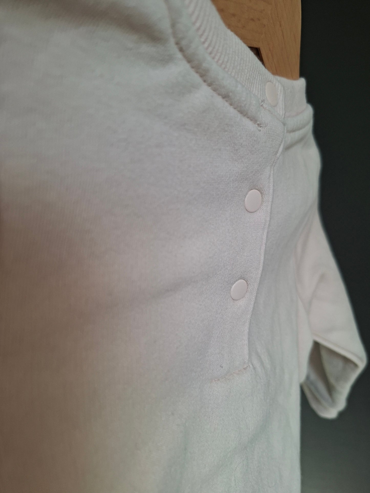 Pull rose licorne