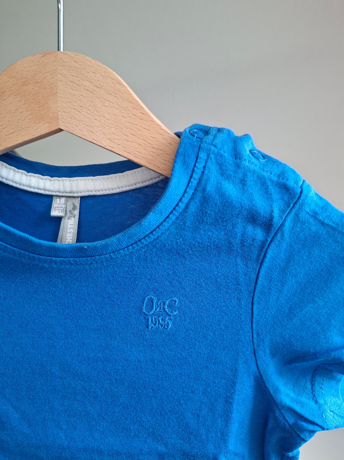T-shirt bleu