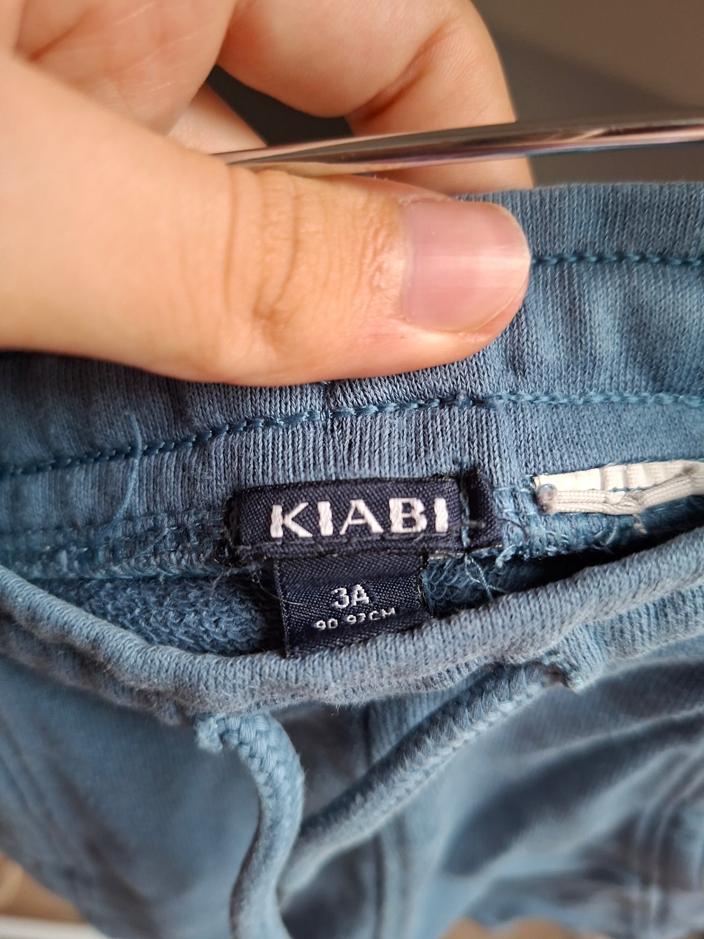 Short bleu