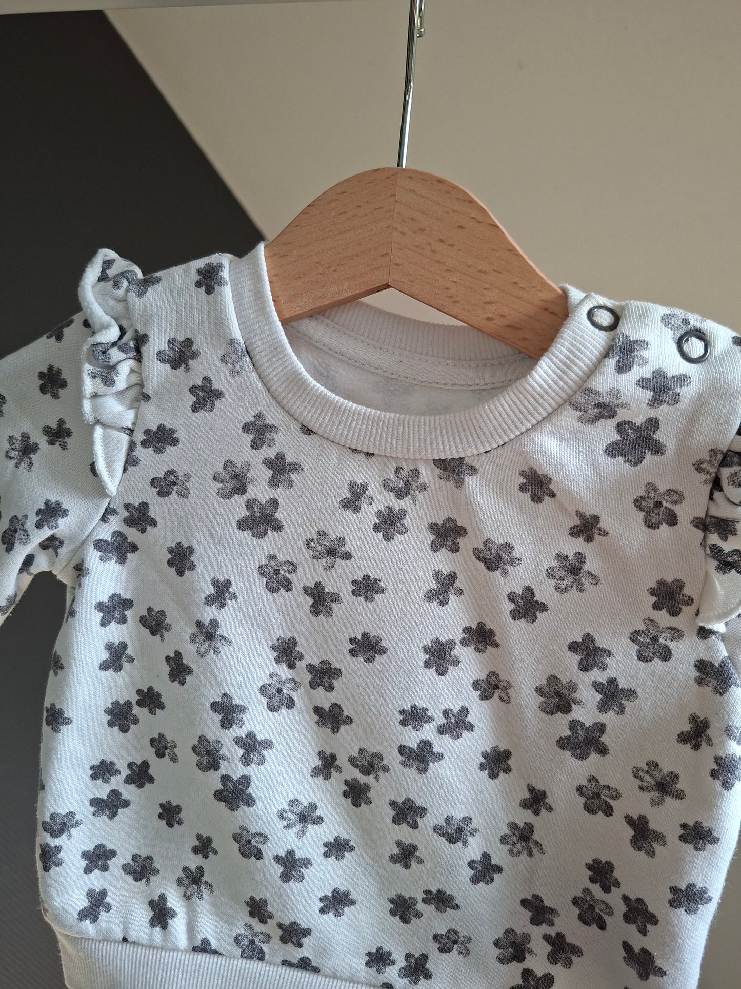 Pull blanc fleuris