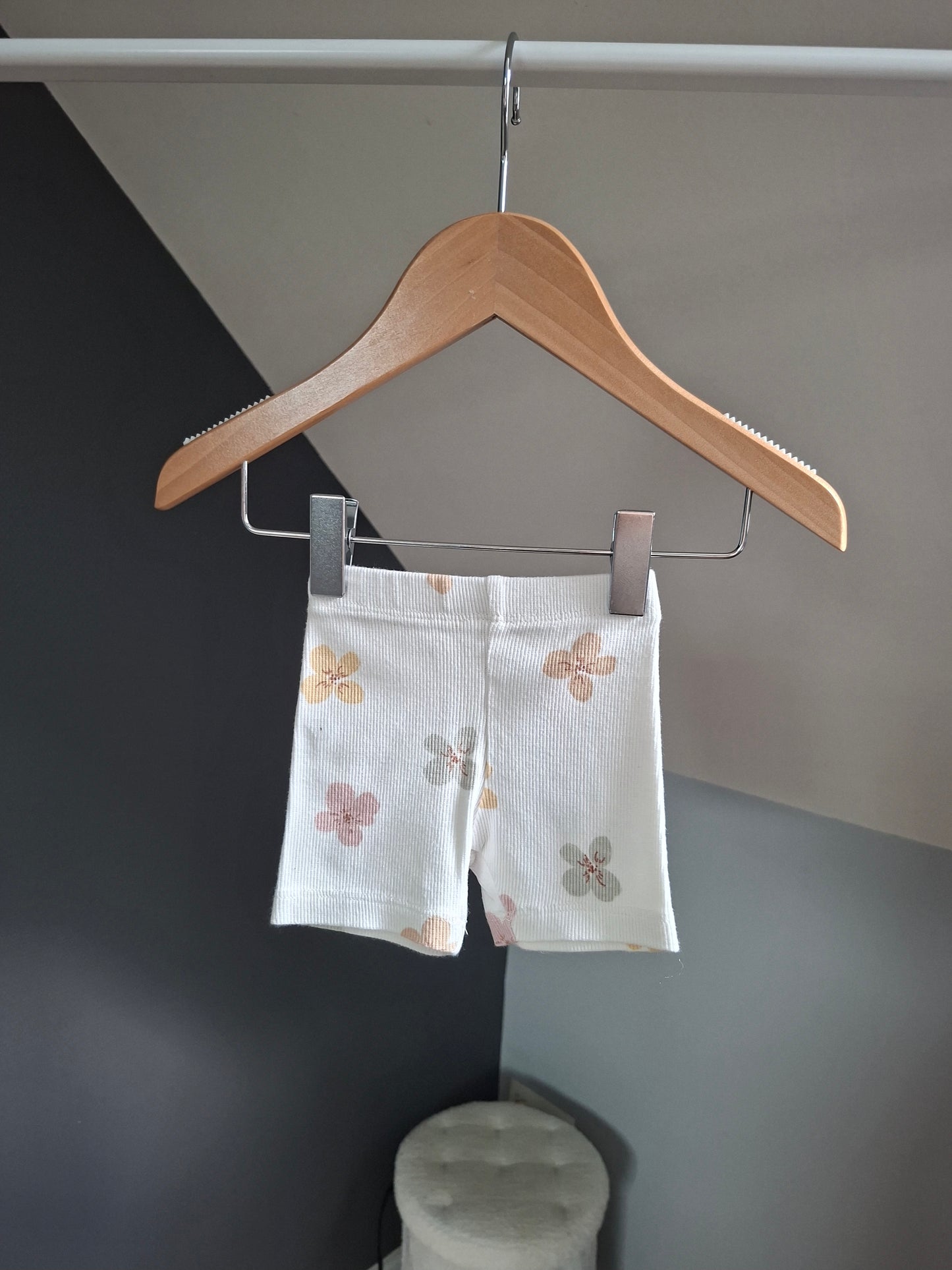 Short blanc fleuris