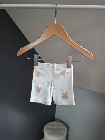 Short blanc fleuris