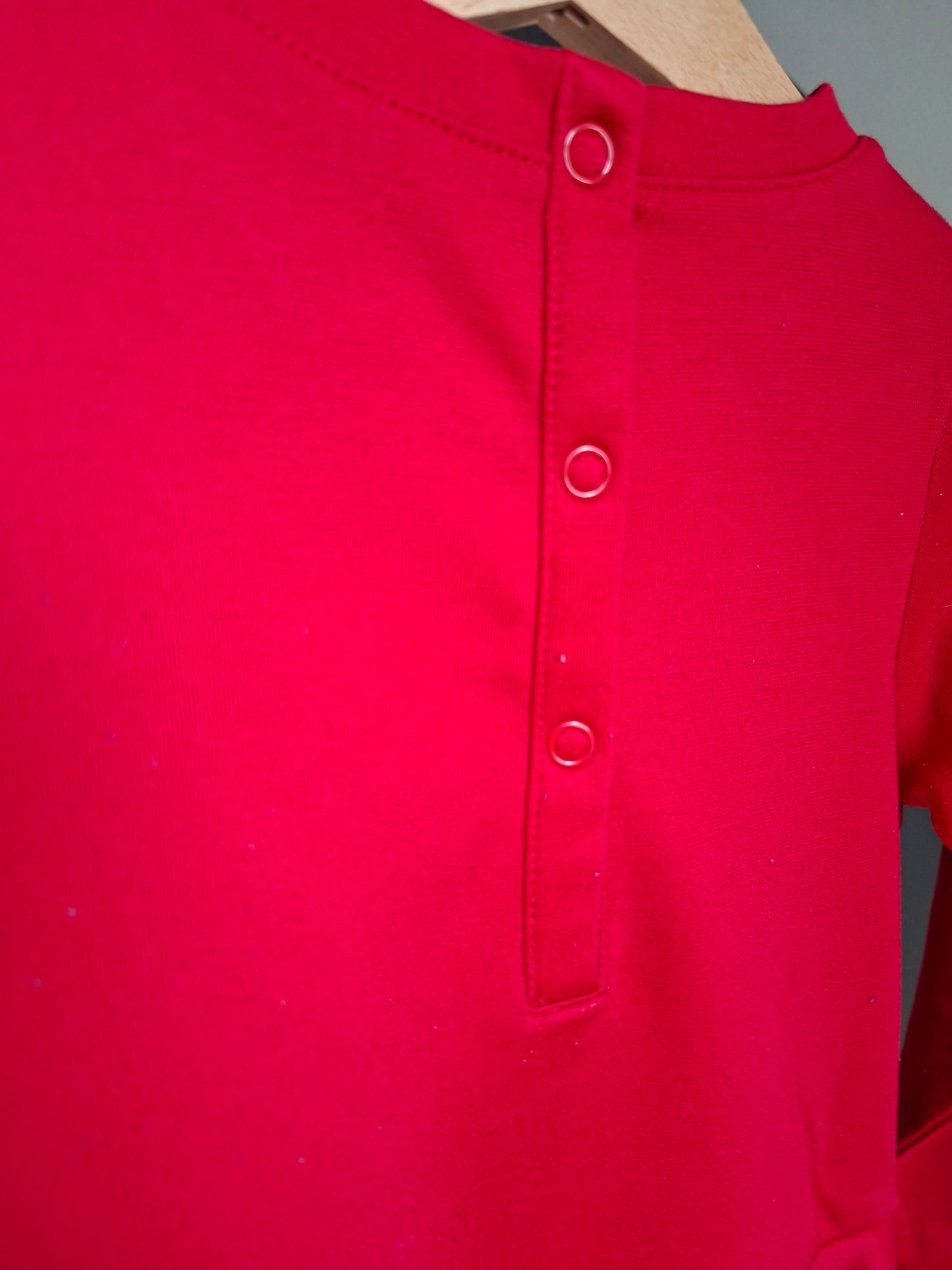 Robe rouge à motif