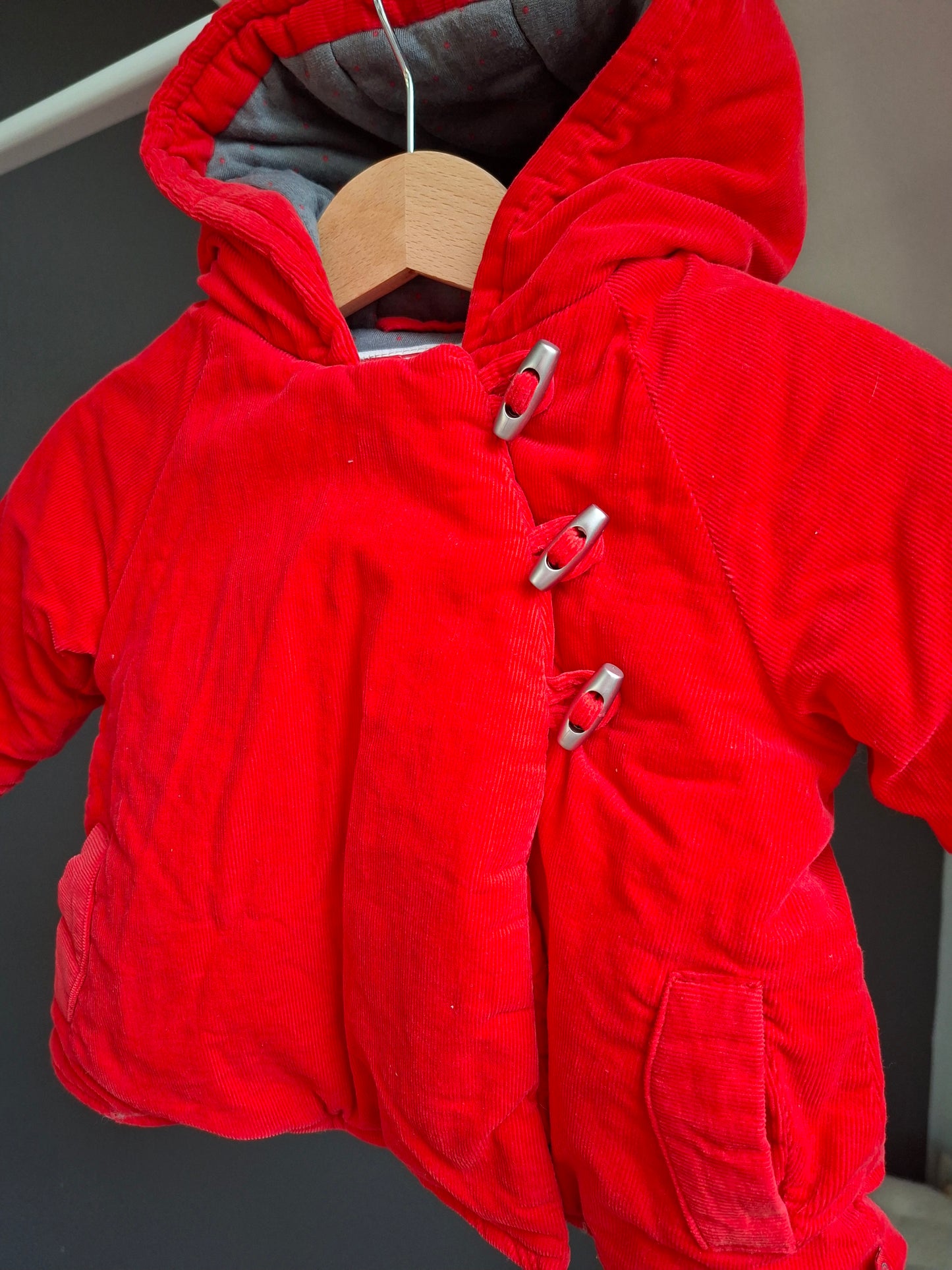 Manteau rouge