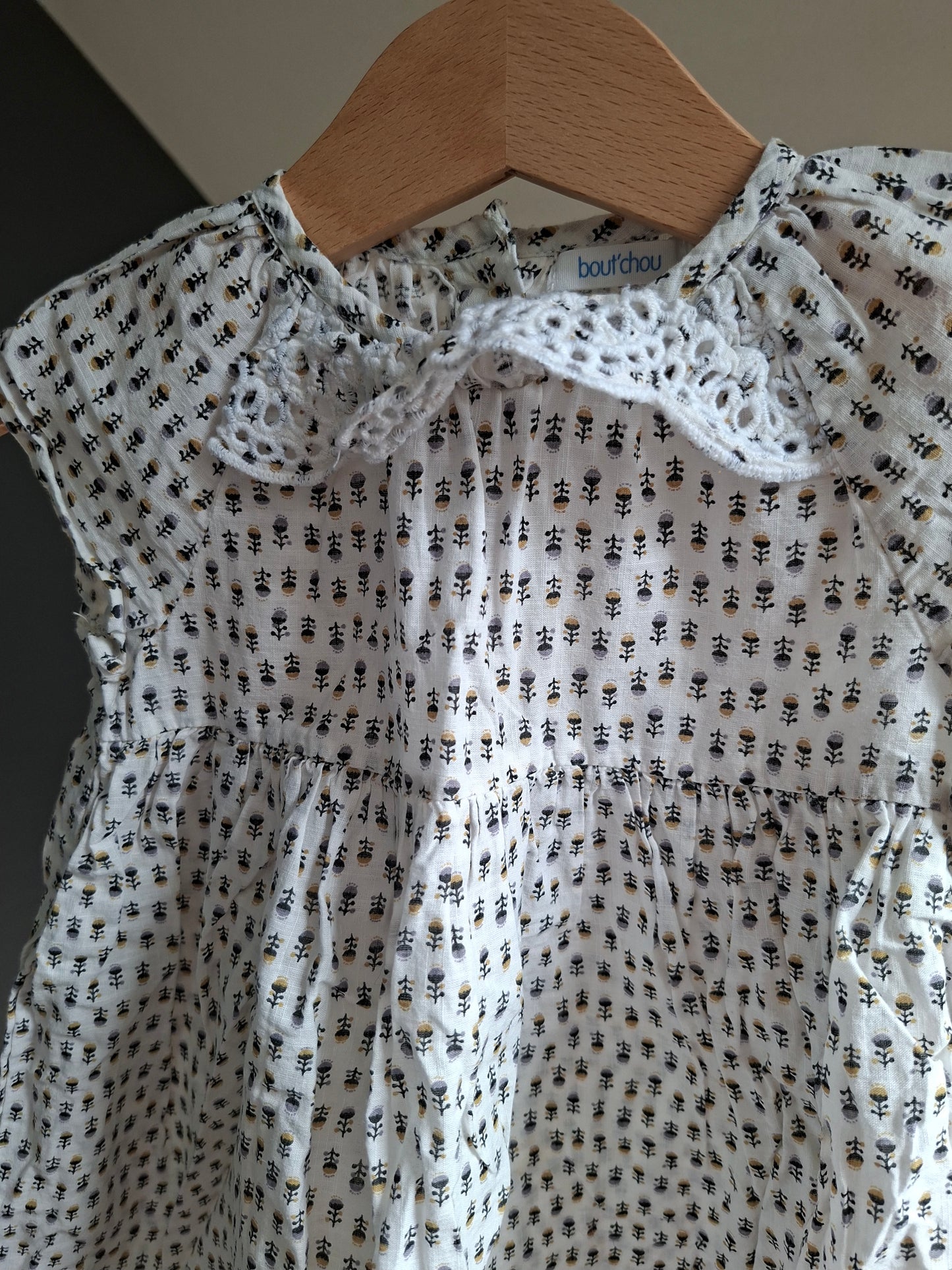 Robe blanche fleuris