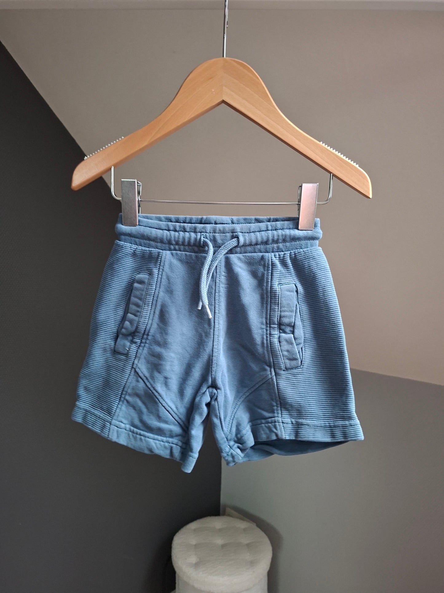 Short bleu