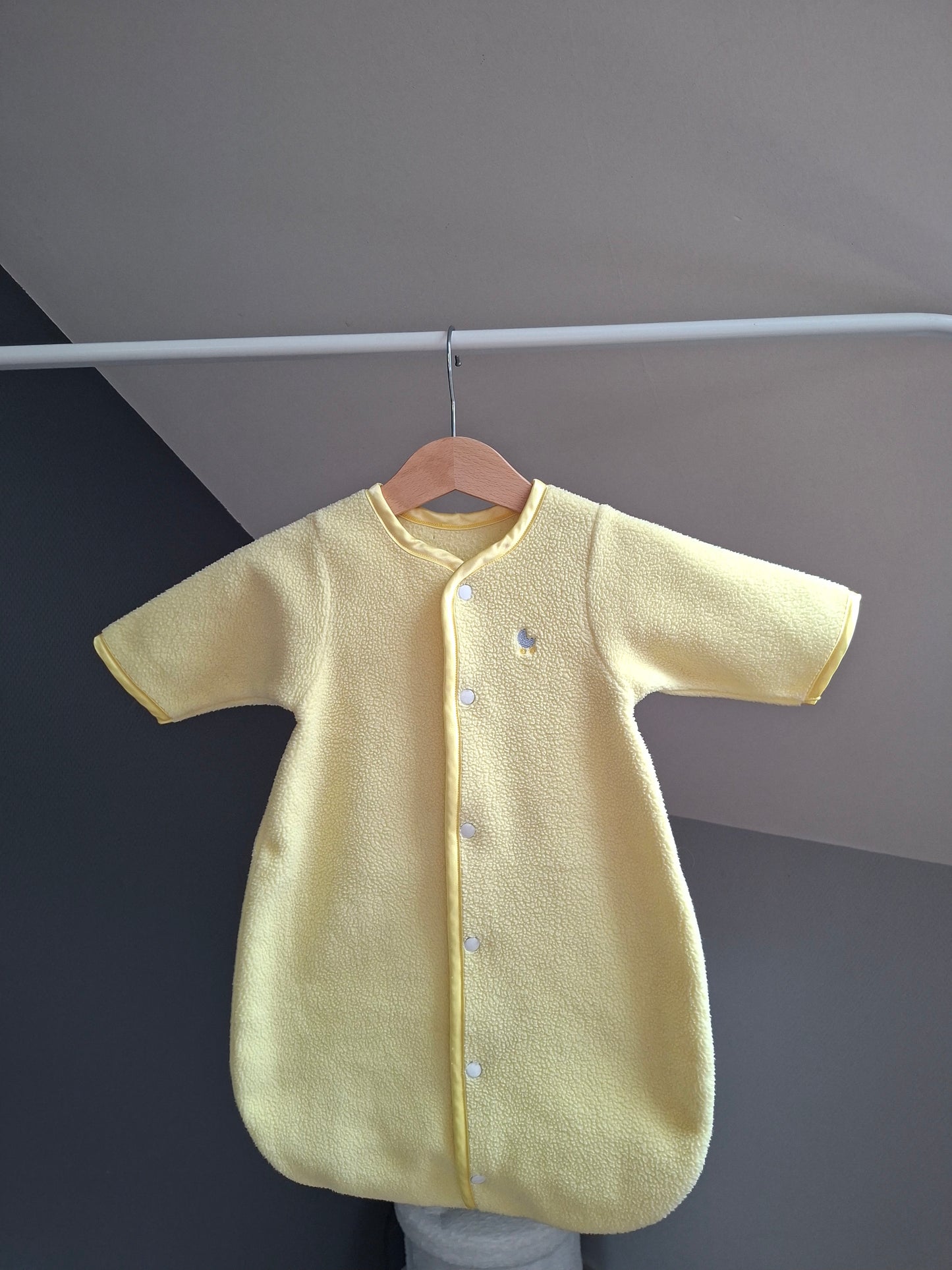 Gigoteuse jaune