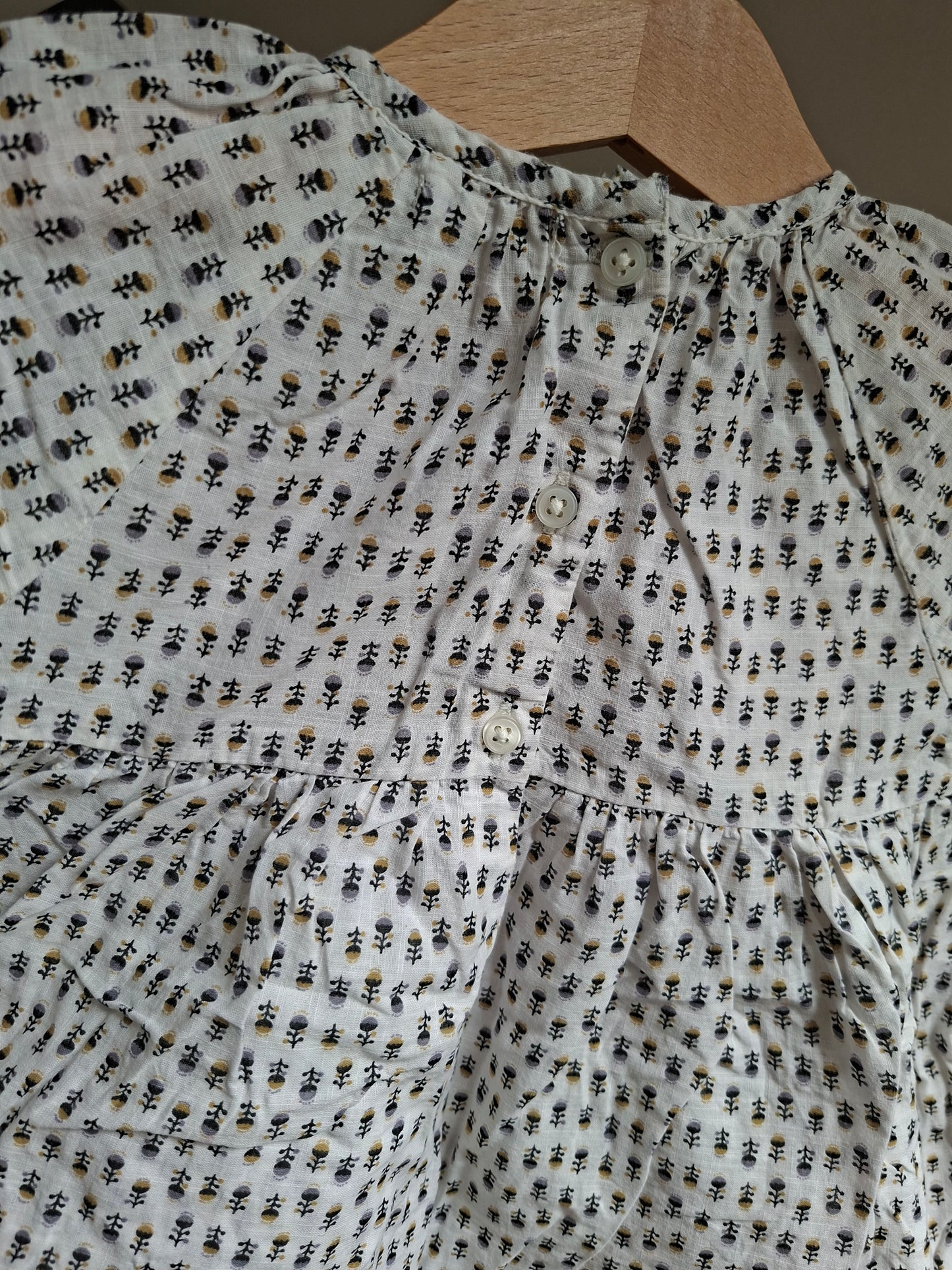 Robe blanche fleuris