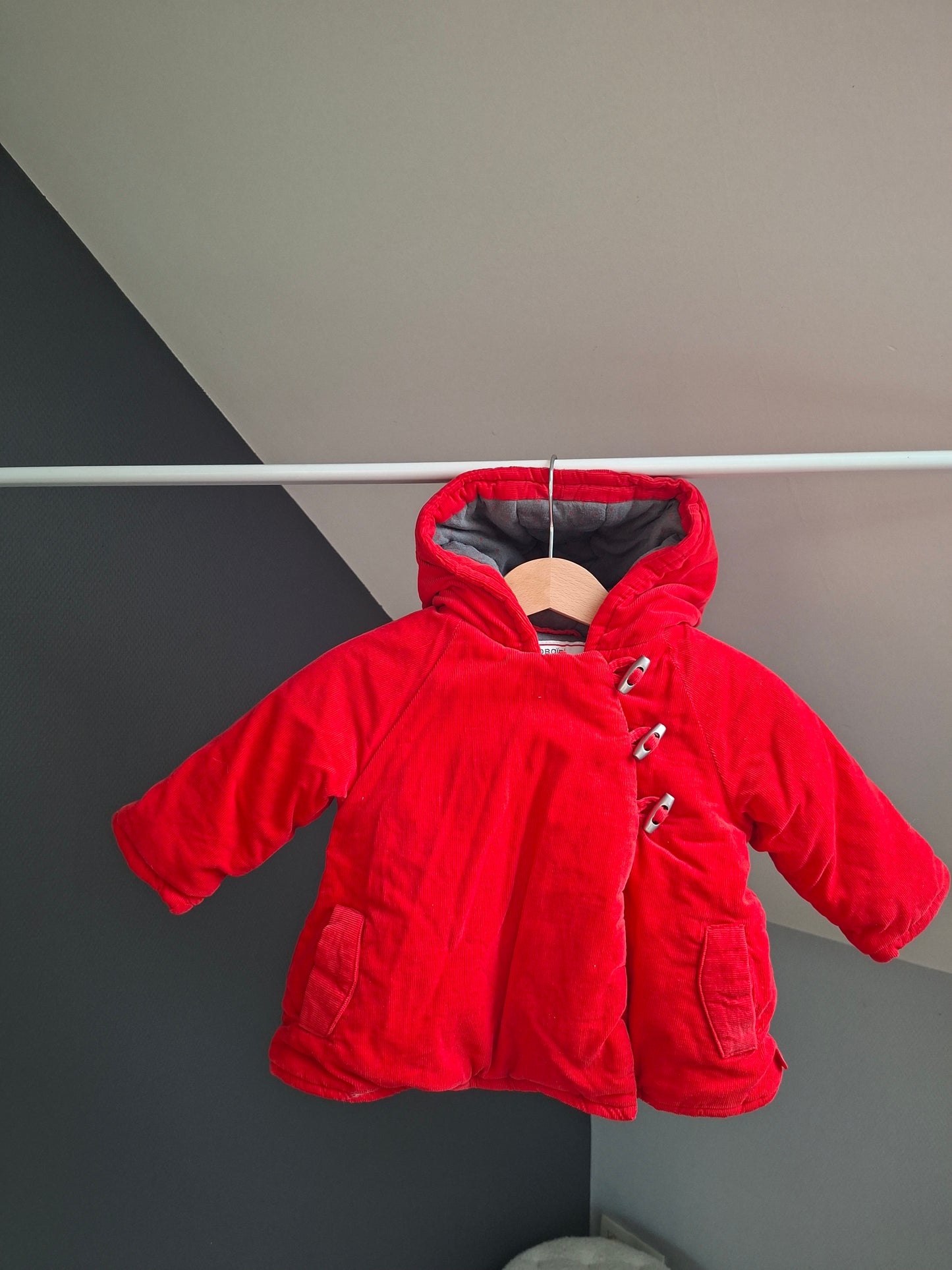Manteau rouge