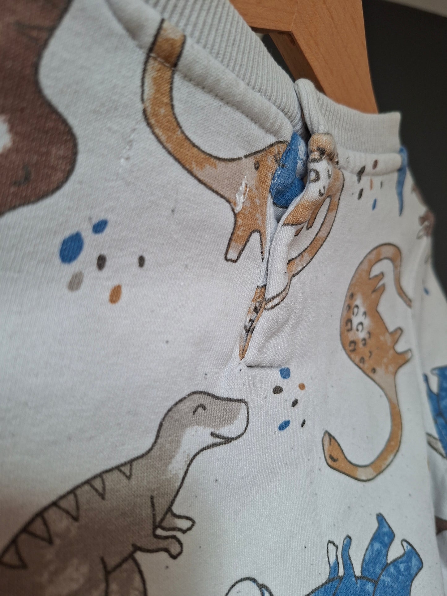 Pull blanc dinosaure