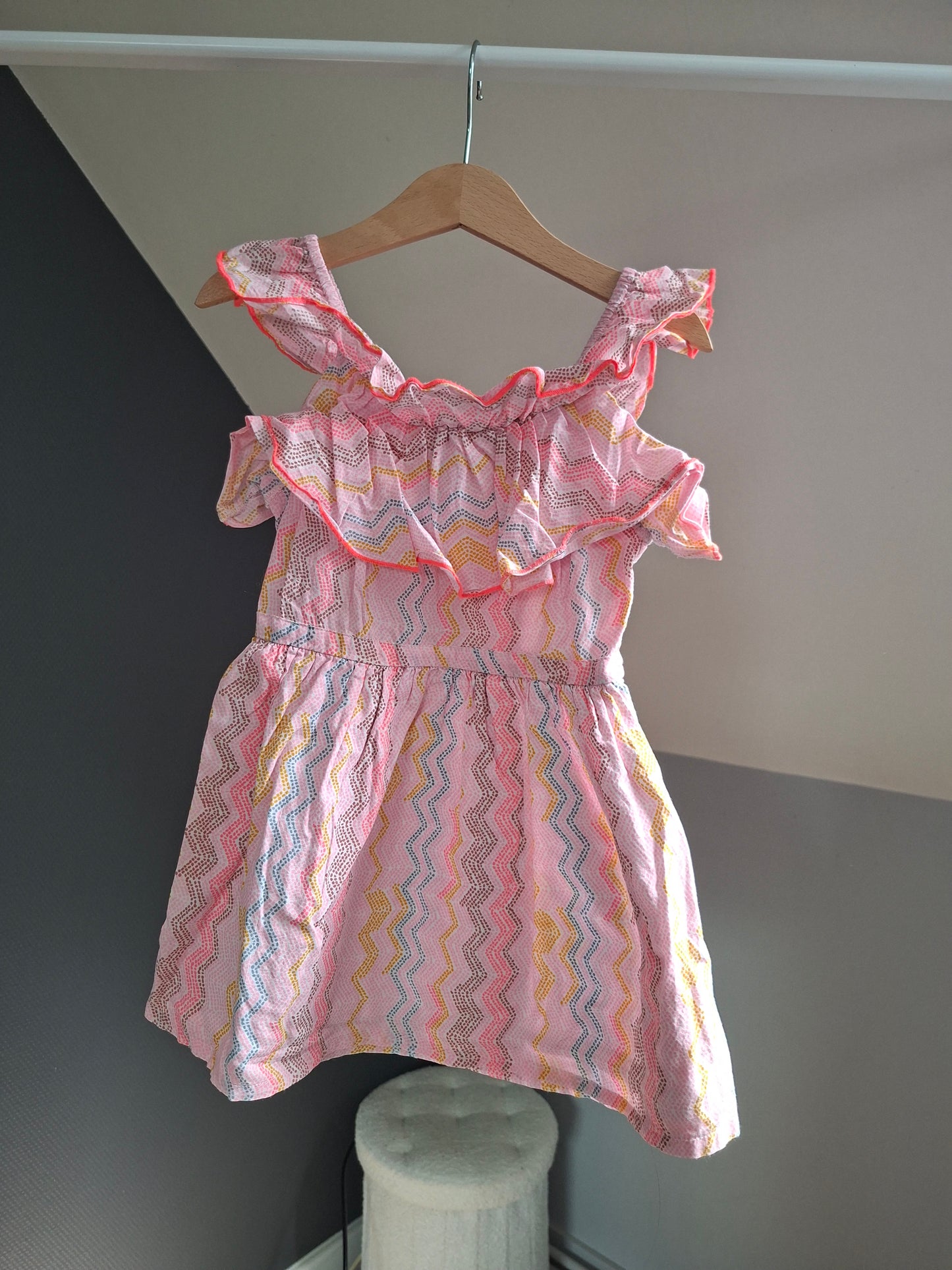 Robe rose à motif
