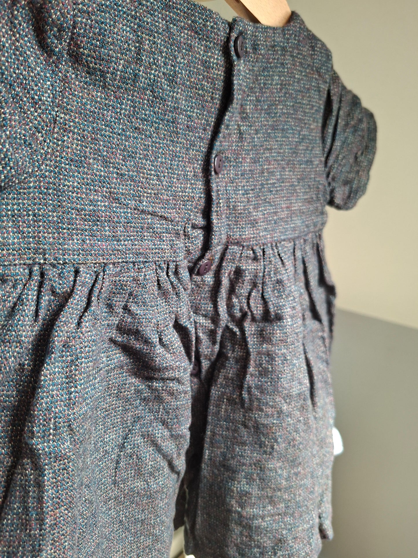 Robe grise fleuris